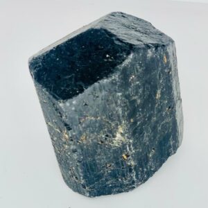 Turmalina negra en bruto