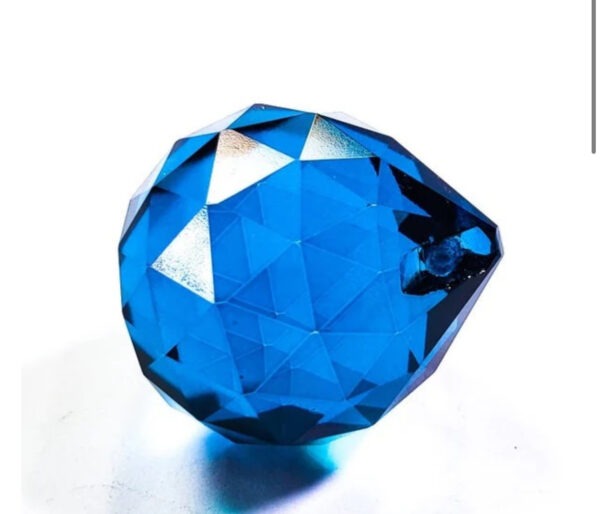 Prisma Azul de Cristal 20 mm – Claridad y Paz para el Alma